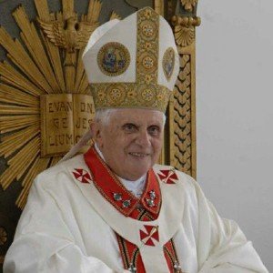 PAPABENEDICTXVI-wb